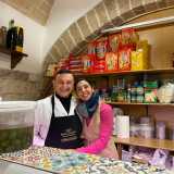 �Qui per i clienti � sempre stato come stare in famiglia � interviene Rosa, moglie di Nicola �. Ogni mattina continuano a venire le stesse persone a comprare il latte fresco, anche in pigiama. Conosciamo i gusti di tutti e a loro basta infatti chiedere �il solito��
